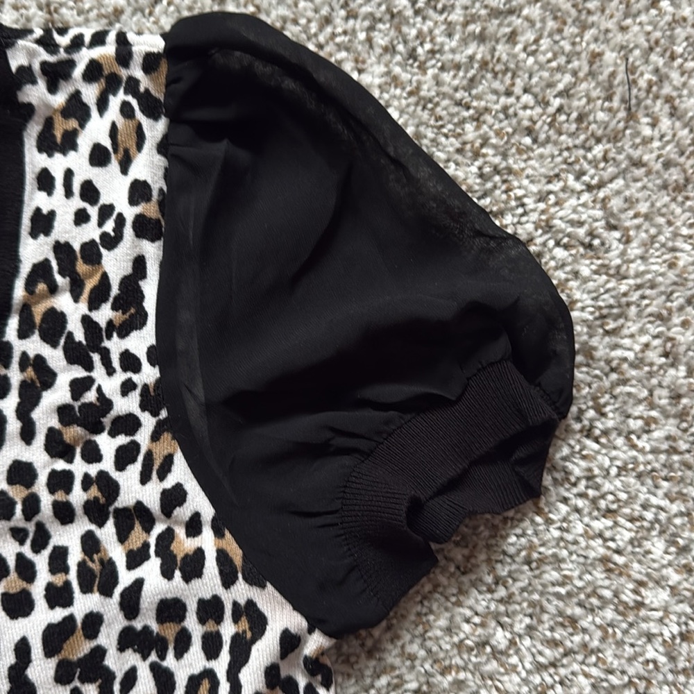 WHBL blouse. - Picture 3 of 5